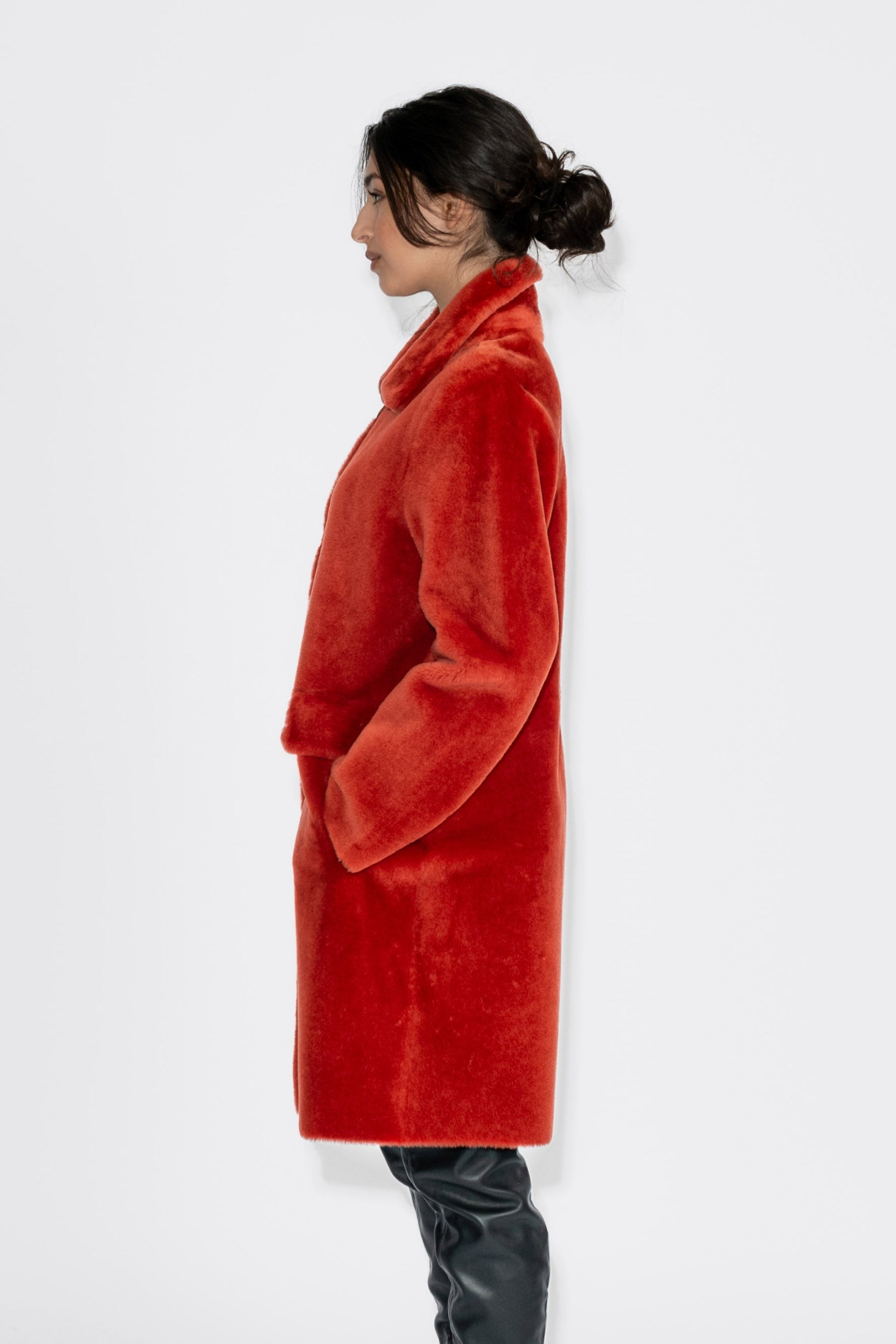 Leder, Fell, Mantel, Coat, Steven-K, weich, Lang, elegant, seitlich, profil