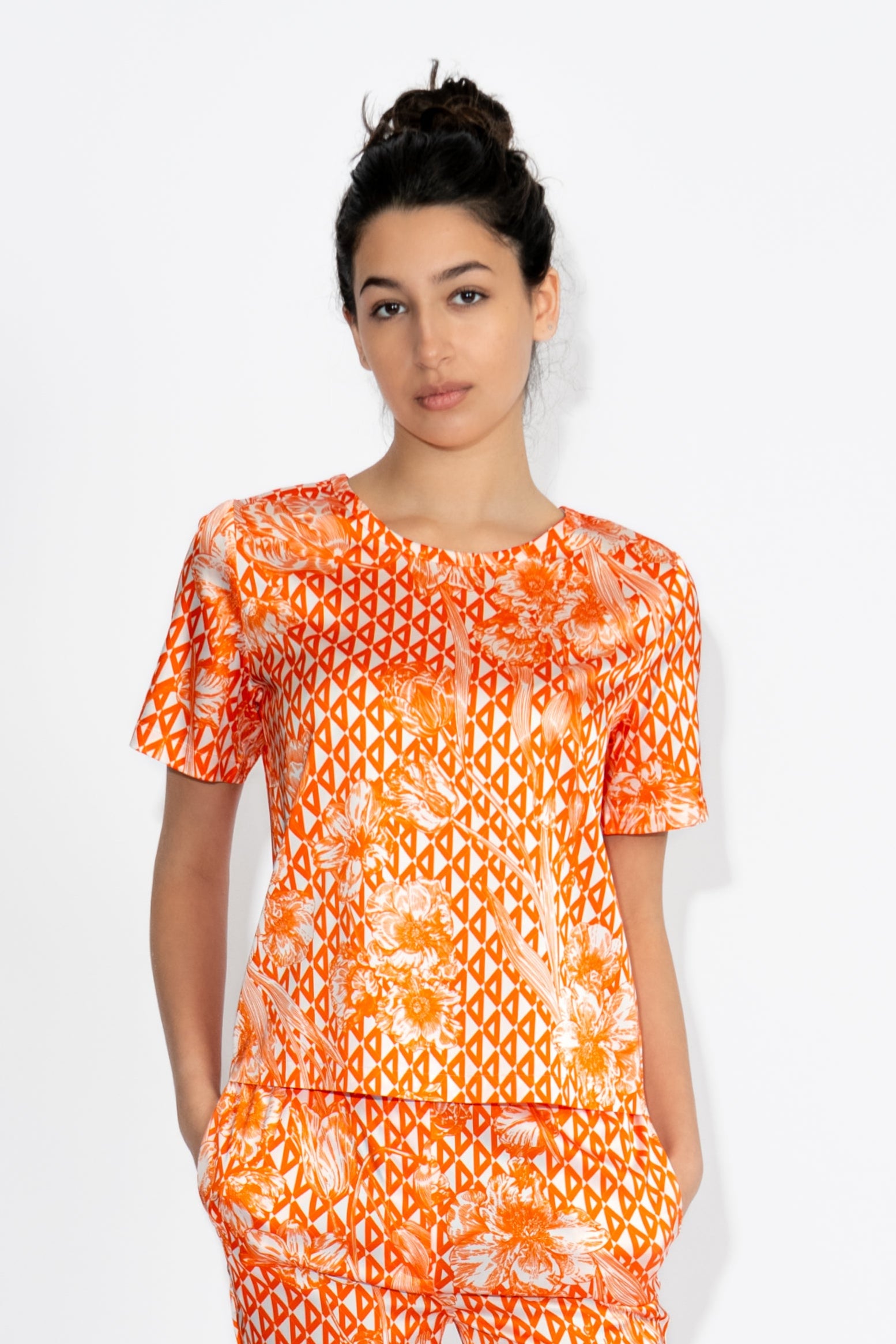 Basic, T-Shirt, Cashmere, Luxusmode, Designermode, Frauenmode, Sommerlich, gemütlich, Basic, geometrisches Muster, leicht, luftig