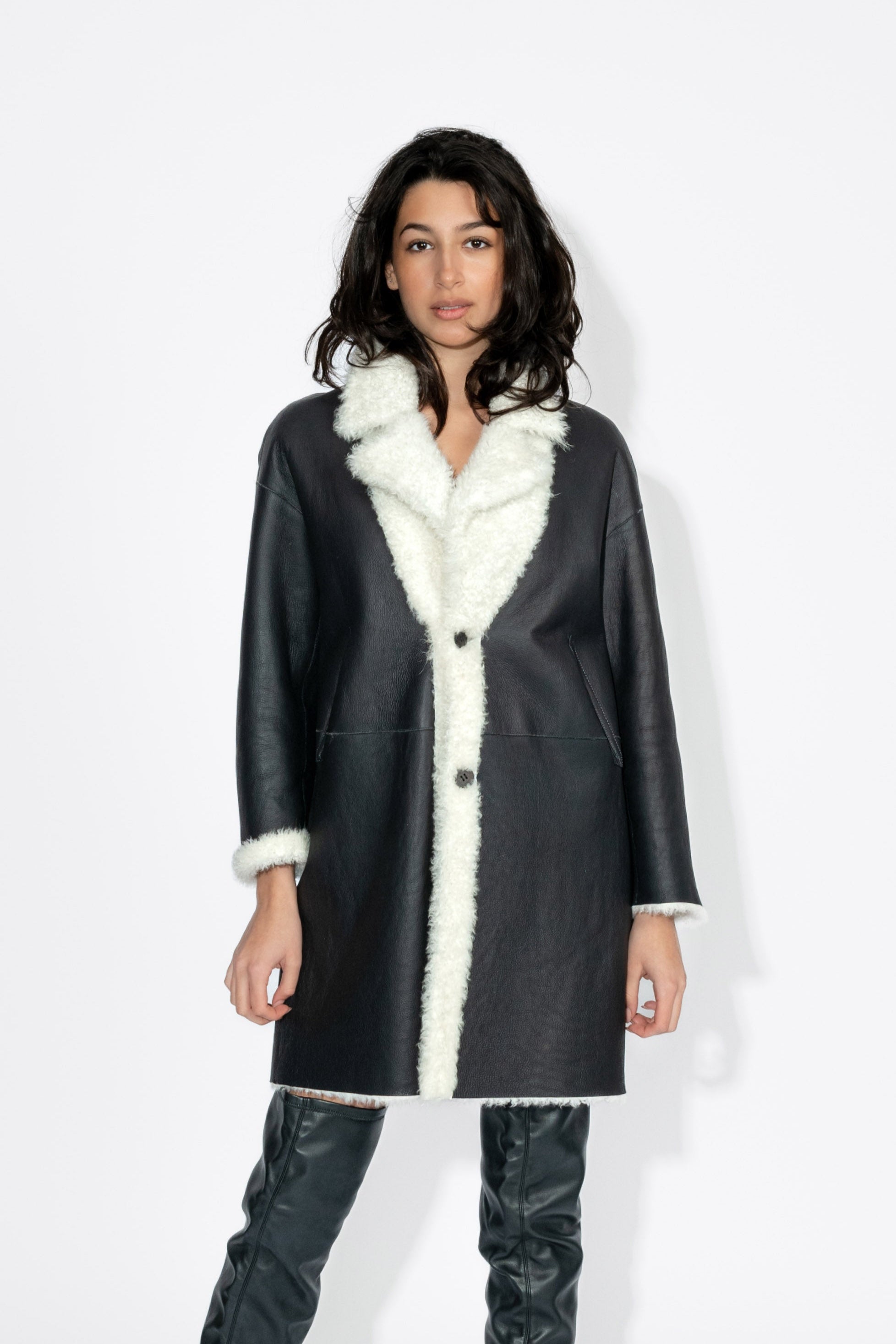 SK-584 Lama Nature Black White